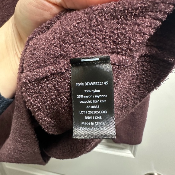 COZIEST Women's V-Neck Sweater - Mauve GENTLY USED - Picture 4 of 4